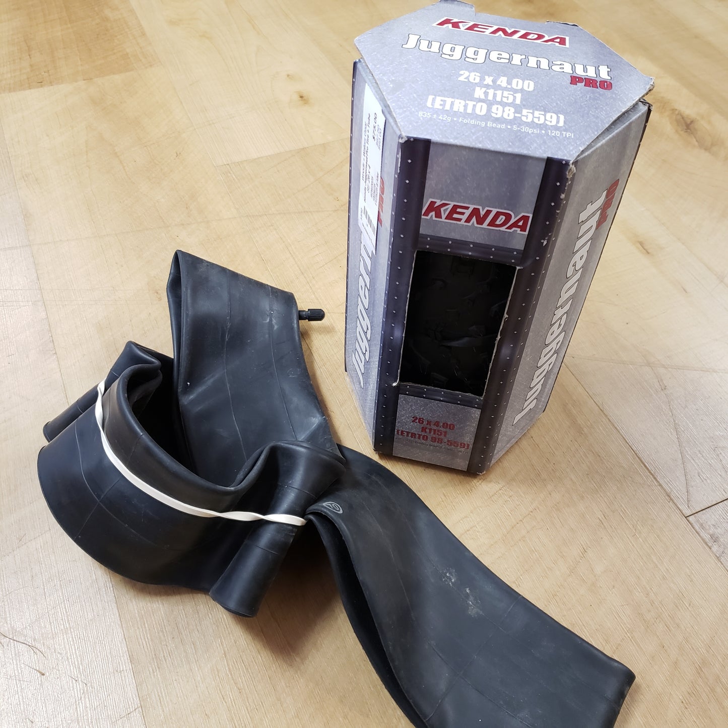 Kenda Juggernaut Pro Tire + Tube NEW