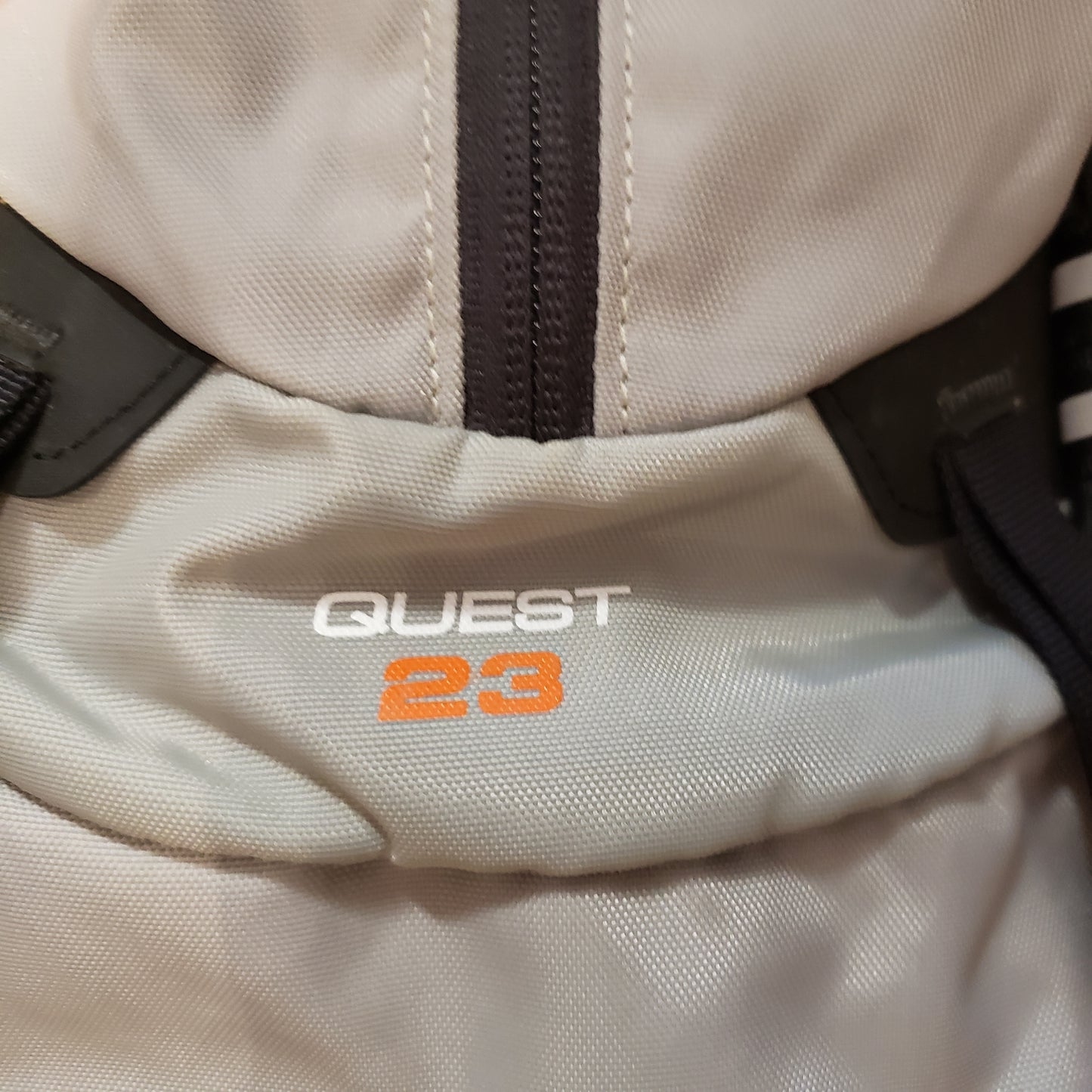 Salomon Quest 23 Pack