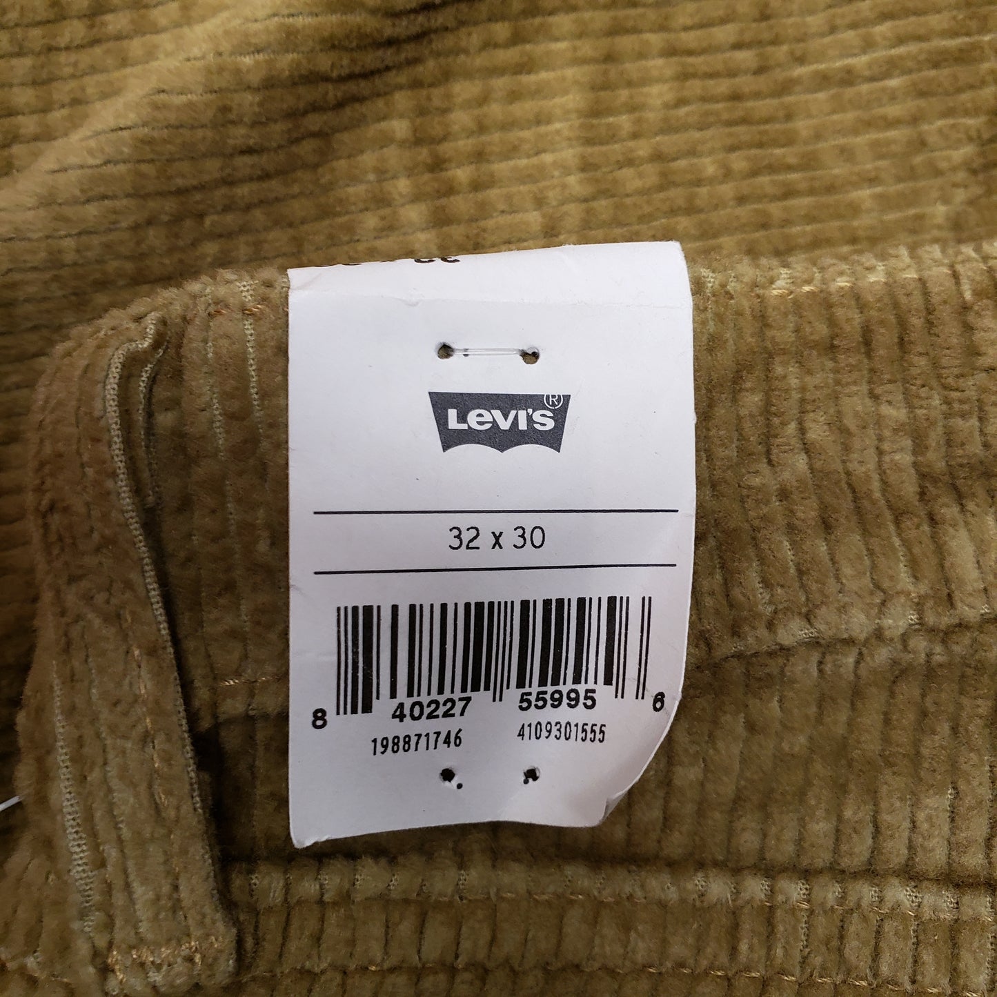 Levis Wide Wale Corduroys (NEW)