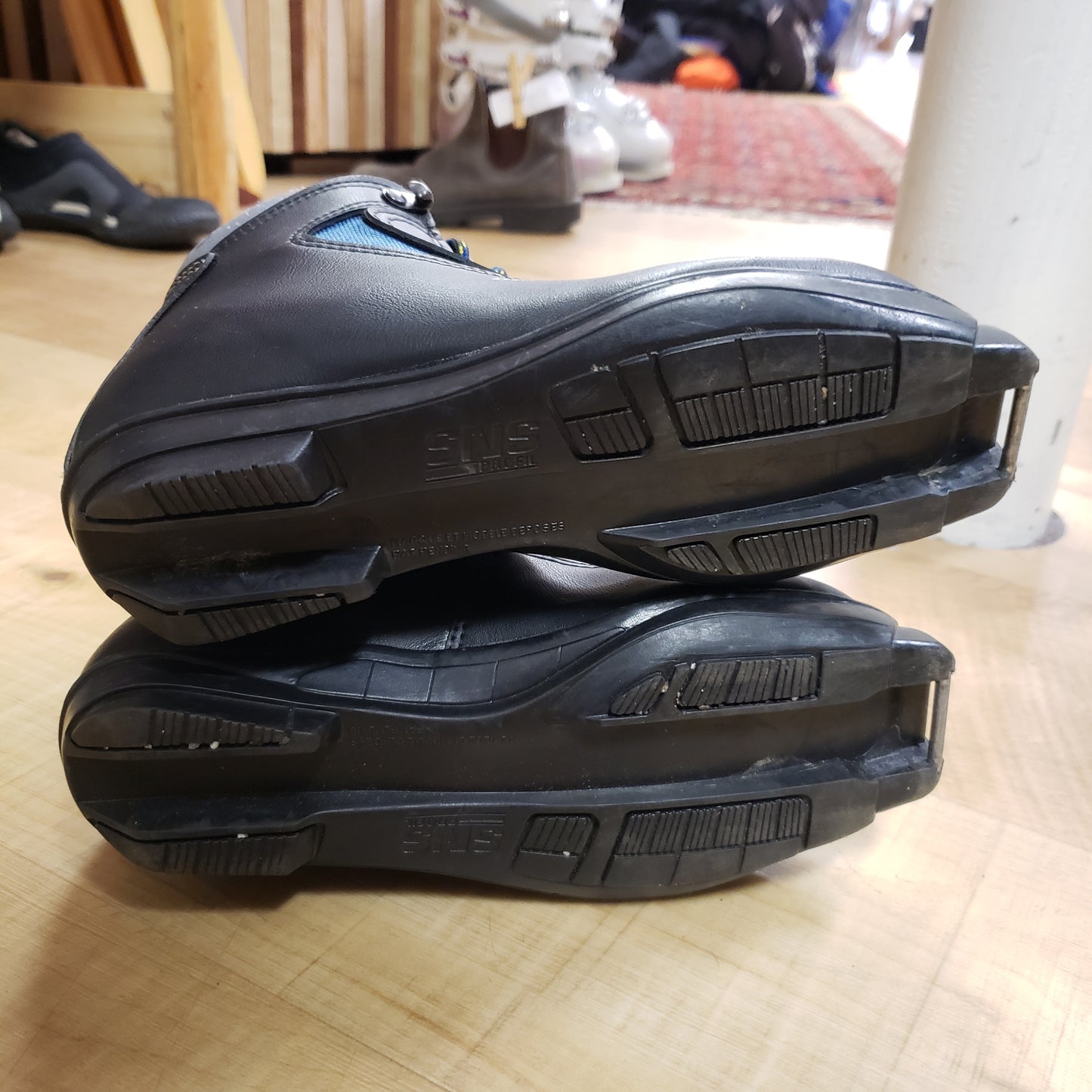 Karhu Discovery SNS Boot (Youth 3)