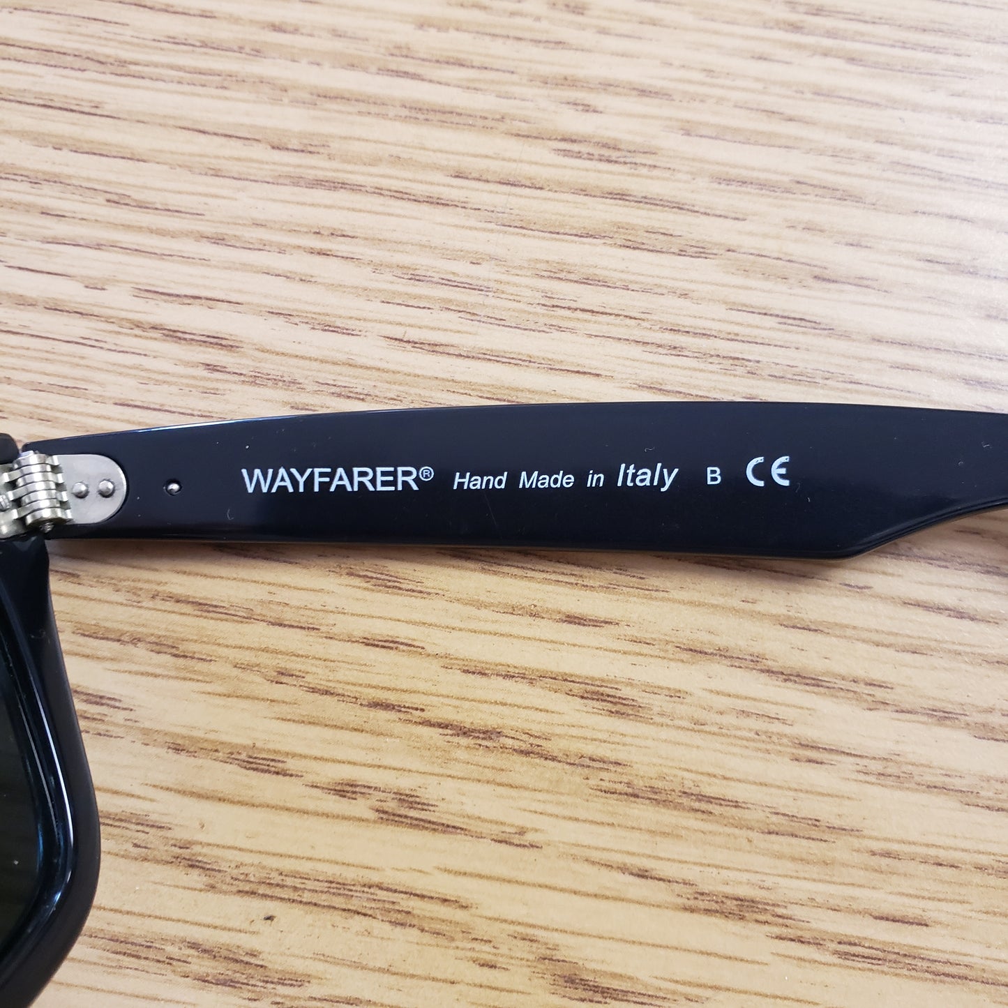 Ray Ban Wayfarer Sunglasses w/ Storage Pouch