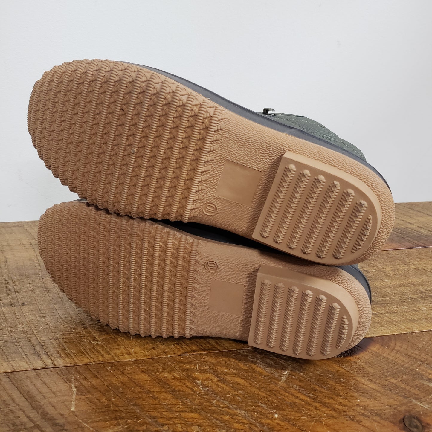 Khombu Zany Duck Boot NEW