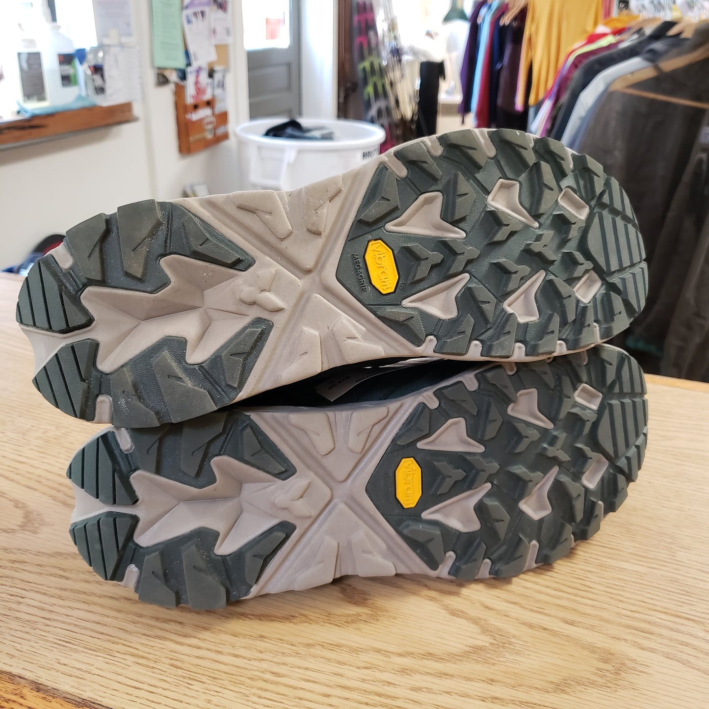 Hoka Anacapa Sneaker