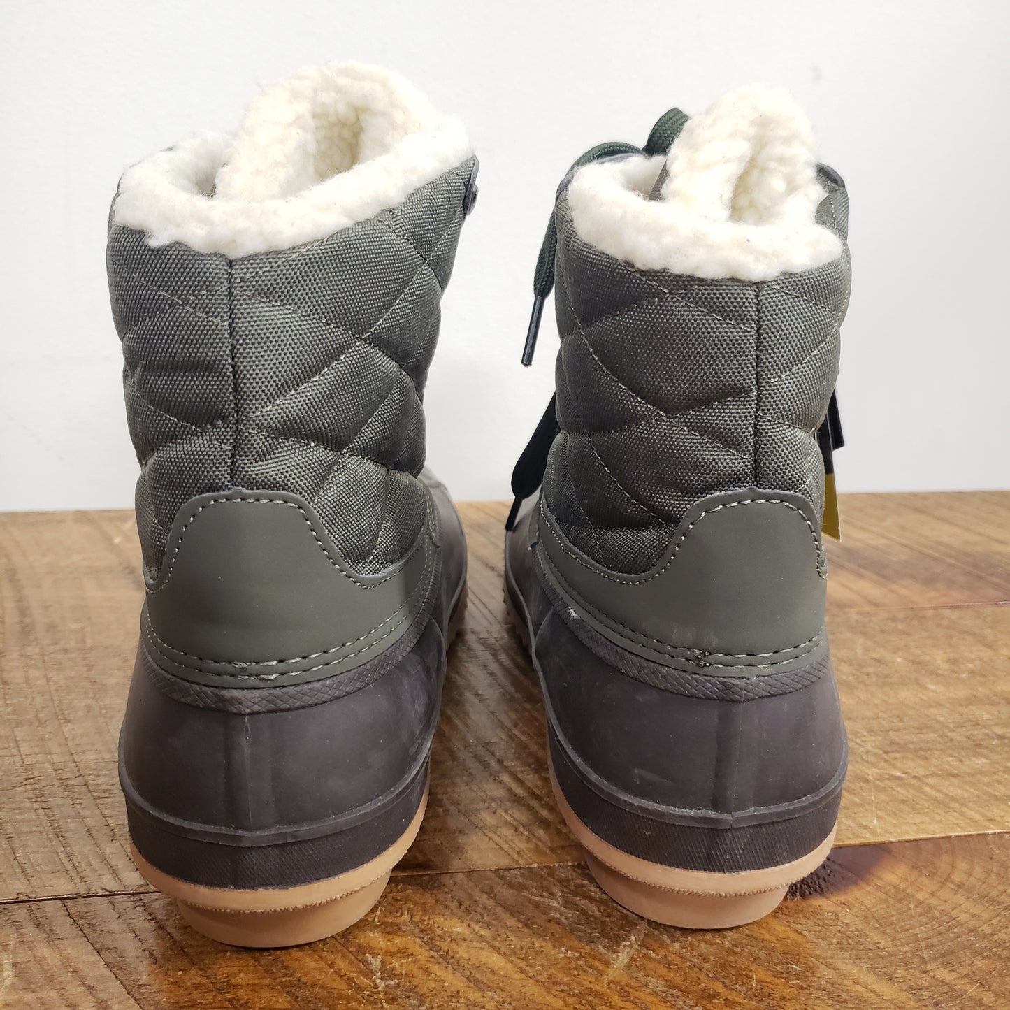 Khombu Zany Duck Boot NEW