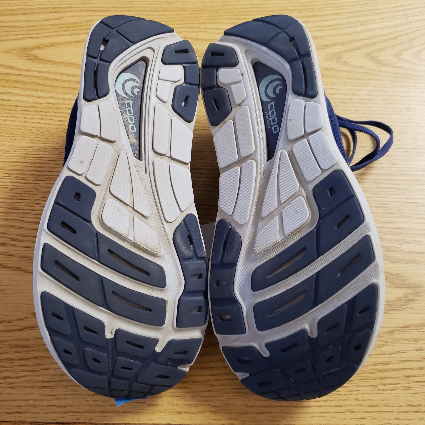 Topo Athletic Phantom 3 Shoes
