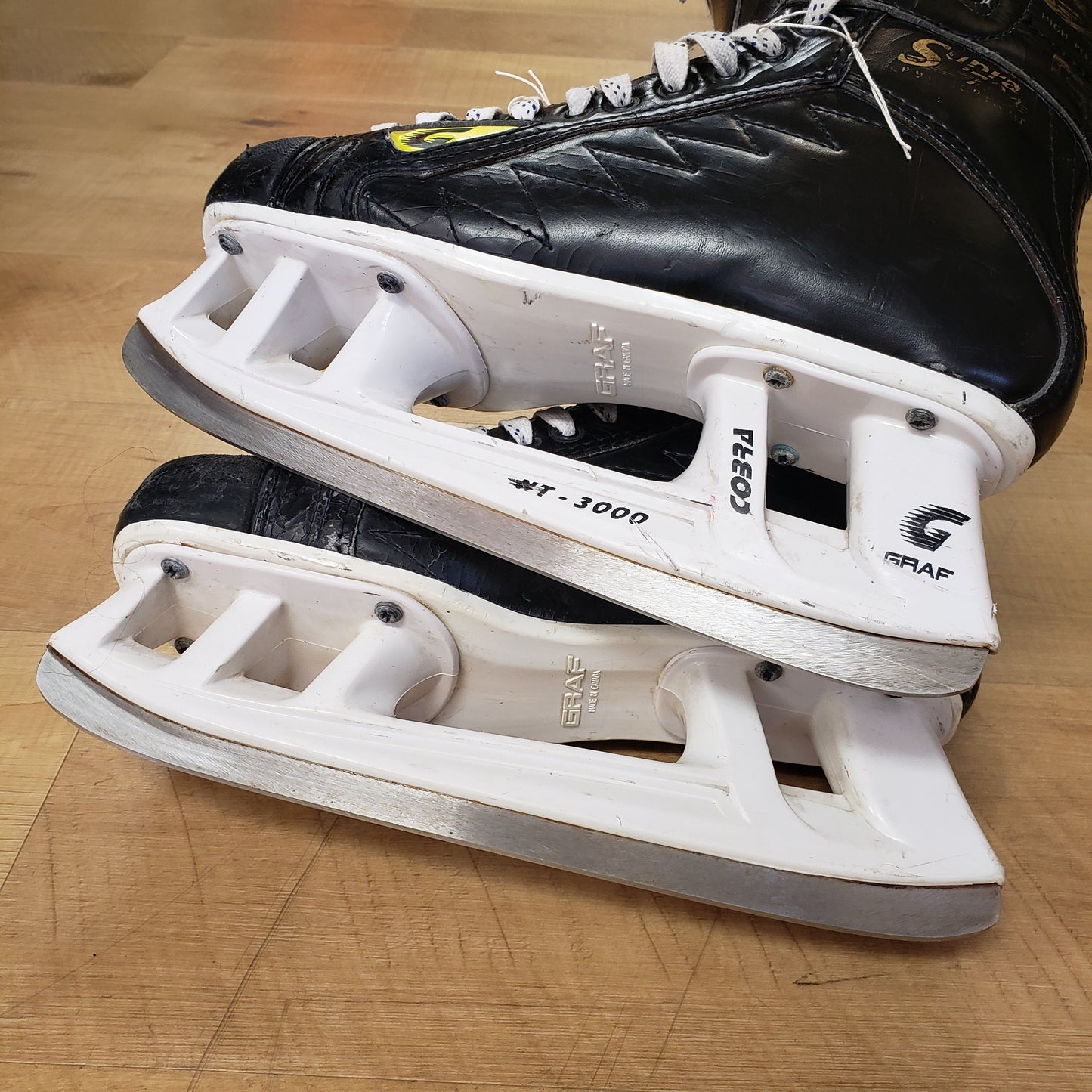 Graf Supra 704 Hockey Ice Skates