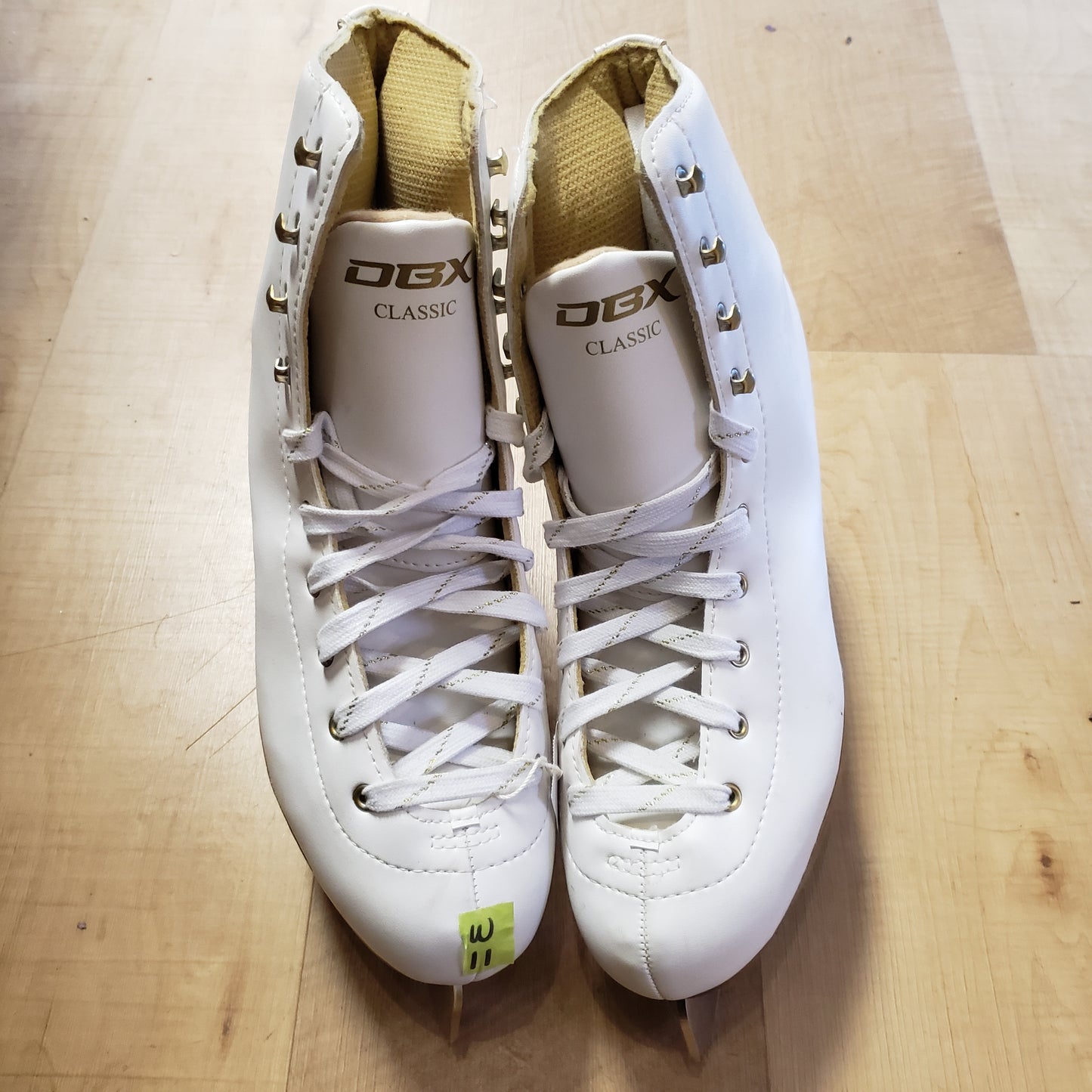 DBX Classic Ice Skate