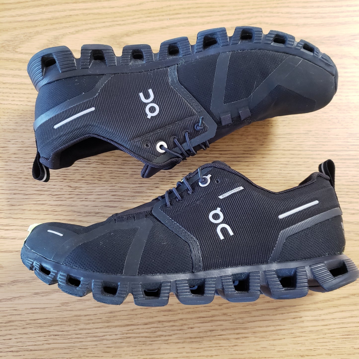 On Cloud 5 Waterproof Sneaker