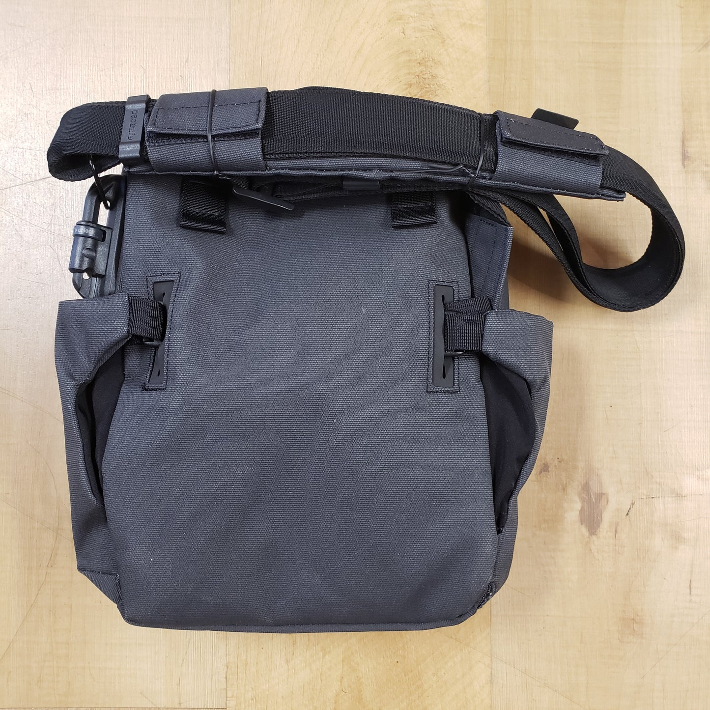 Pacsafe Compact Travel Bag Z200 NEW