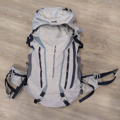 Alps Mountaineering Baja 60 Pack
