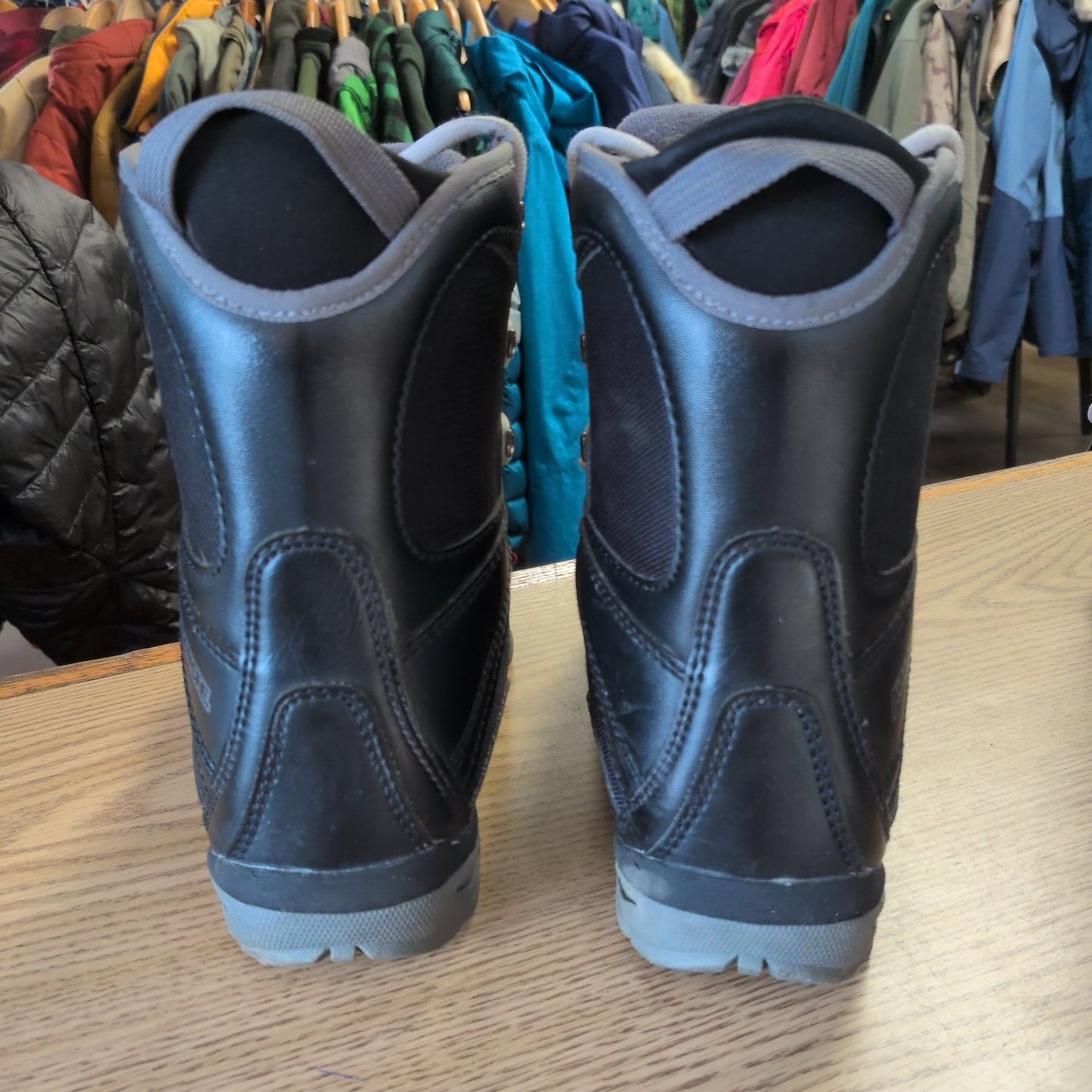 Avalanche Youth Snowboard Boot