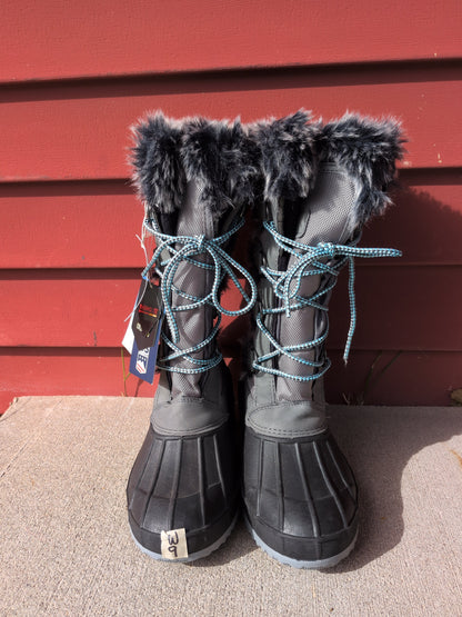 Khombu Kandice Snow Boot NEW