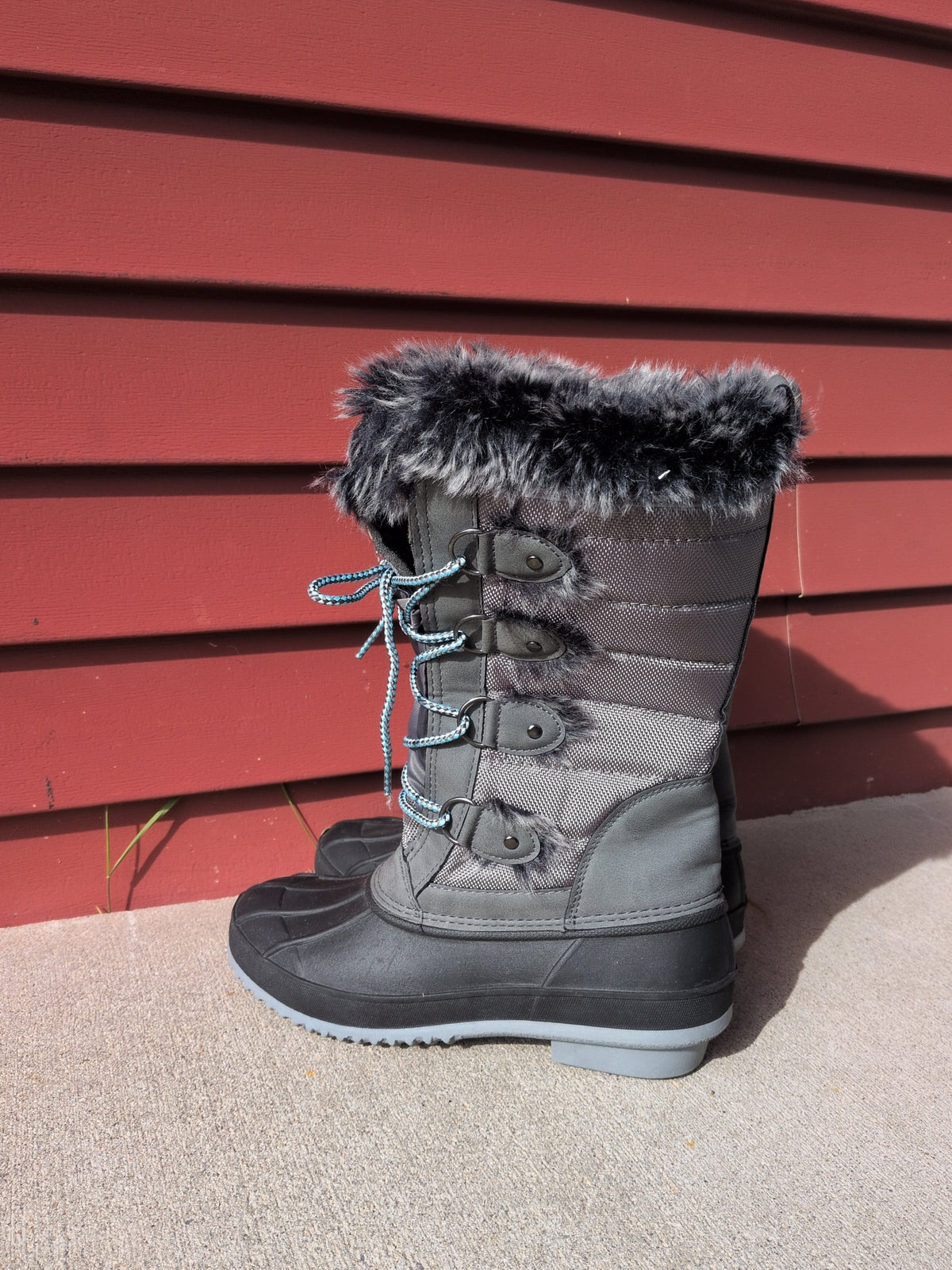 Khombu Kandice Snow Boot NEW