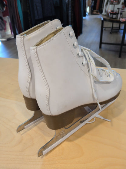 DBX Classic Figure Skate