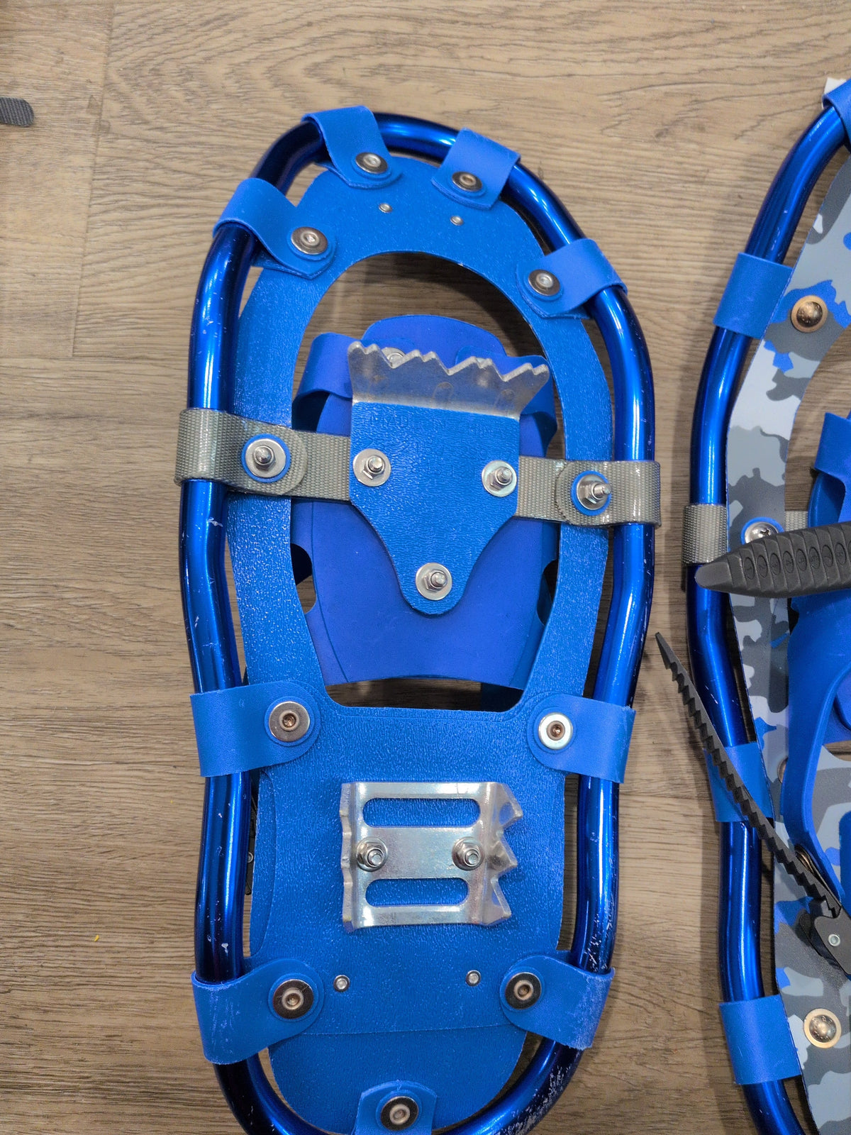 LL Bean Winter Walker 16" Snowshoe Set