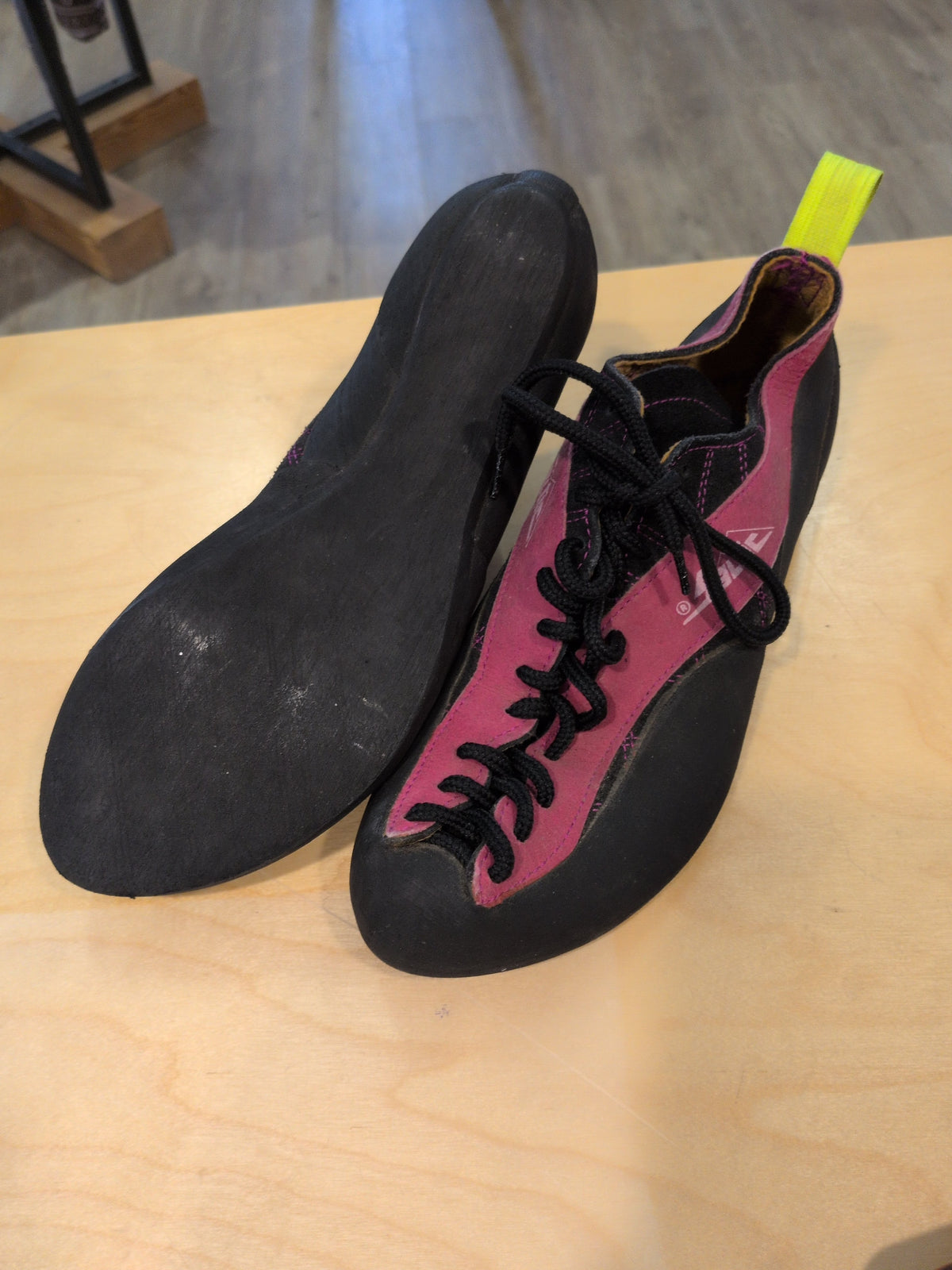 Saltic Garnet Climbing Shoe