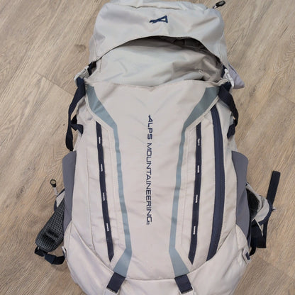 Alps Mountaineering Baja 60 Pack