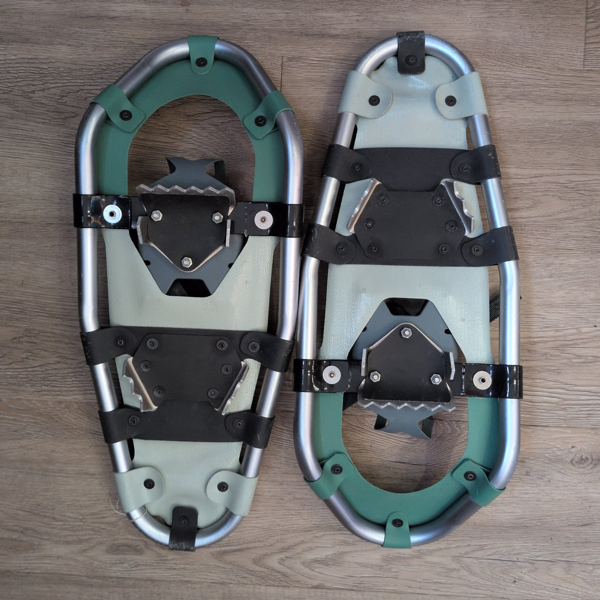 Tubbs Adventure 21" Snowshoes w/ Bag