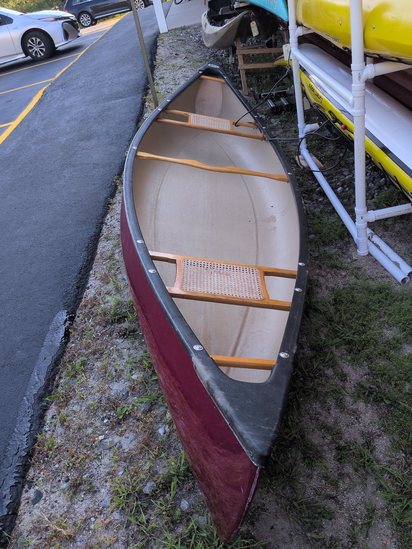 Old Town KingFisher Canoe* + 1 paddle