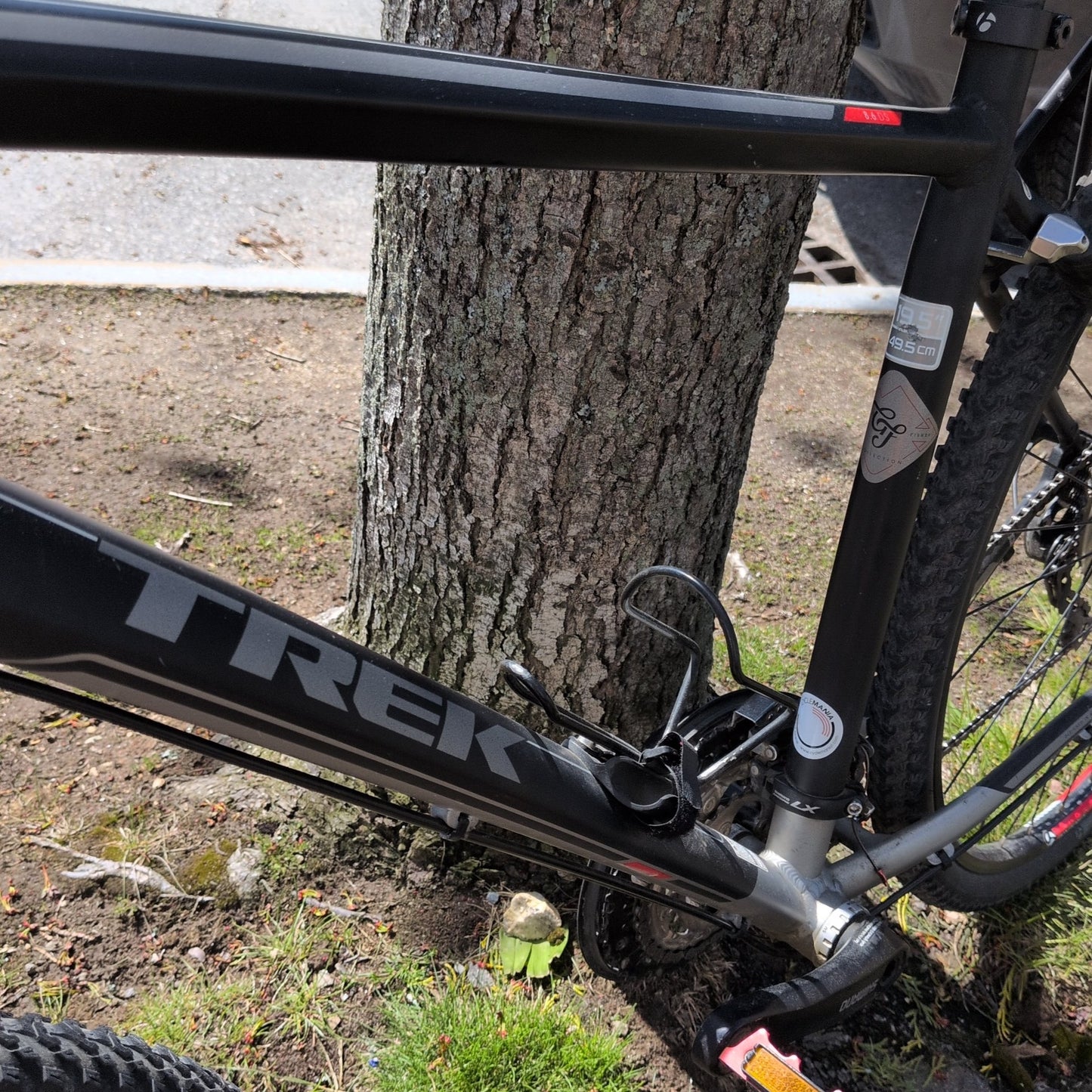 Trek 8.6 Dual Sport Bike w/Bag & Accessories
