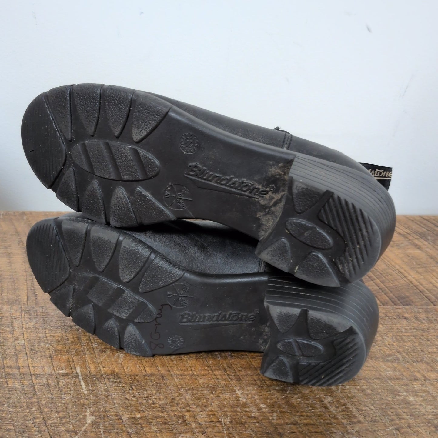 Blundstone 1673 Heeled Chelsea Boots