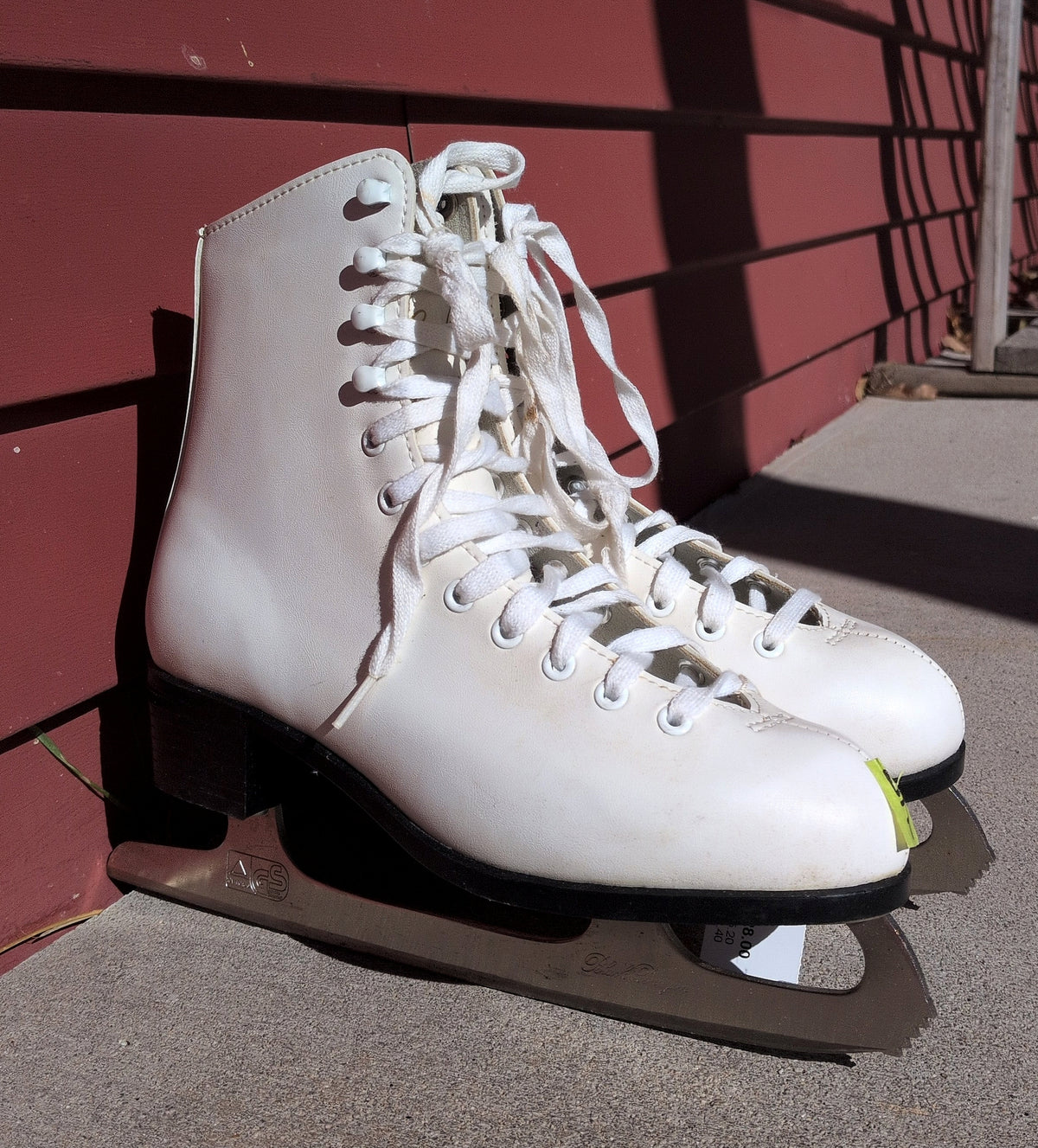 CCM Pirouette Figure Skate