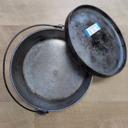 12" Cast Iron Dutch Oven w/ Lid