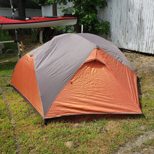Alps Mountaineering Chaos 3-Person Tent*