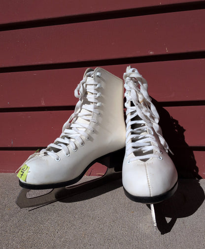 CCM Pirouette Figure Skate