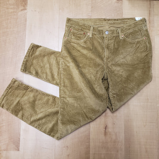 Levis Wide Wale Corduroys (NEW)