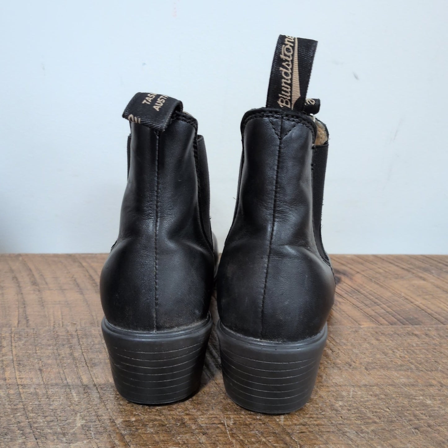 Blundstone 1673 Heeled Chelsea Boots