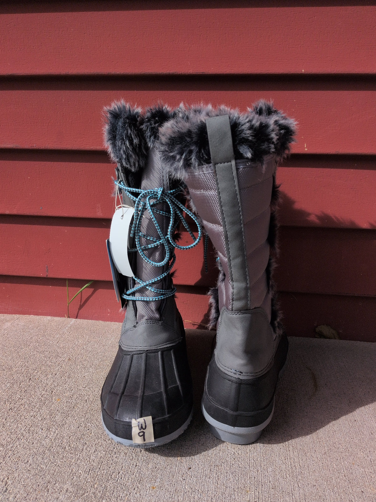 Khombu Kandice Snow Boot NEW