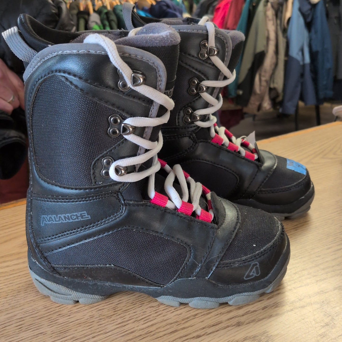 Avalanche Youth Snowboard Boot