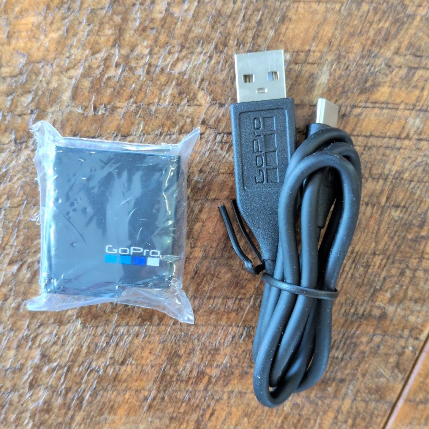 GoPro Dual Battery Charger + Battery NEW