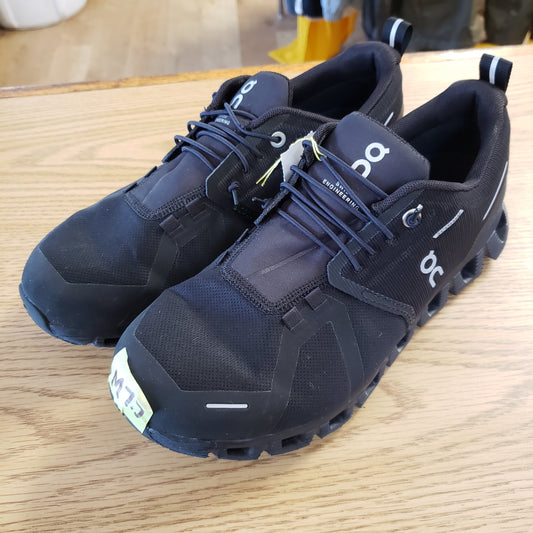 On Cloud 5 Waterproof Sneaker