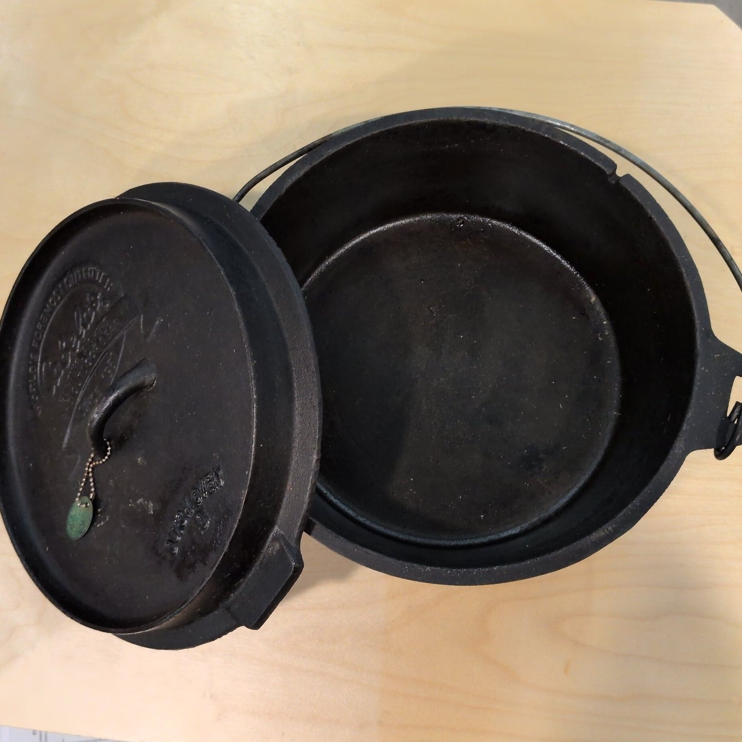 Cabela's Dutch Oven 10
