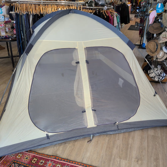 Quest Sierra 4 Person Tent*