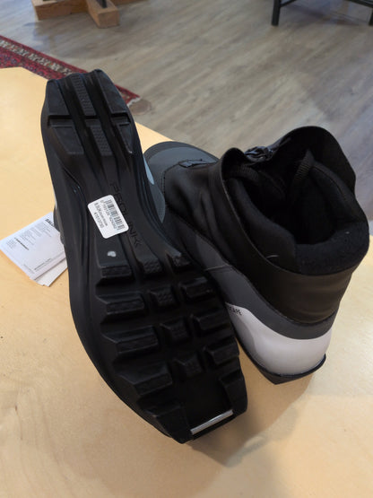 Salomon Escape NNN Boot NEW