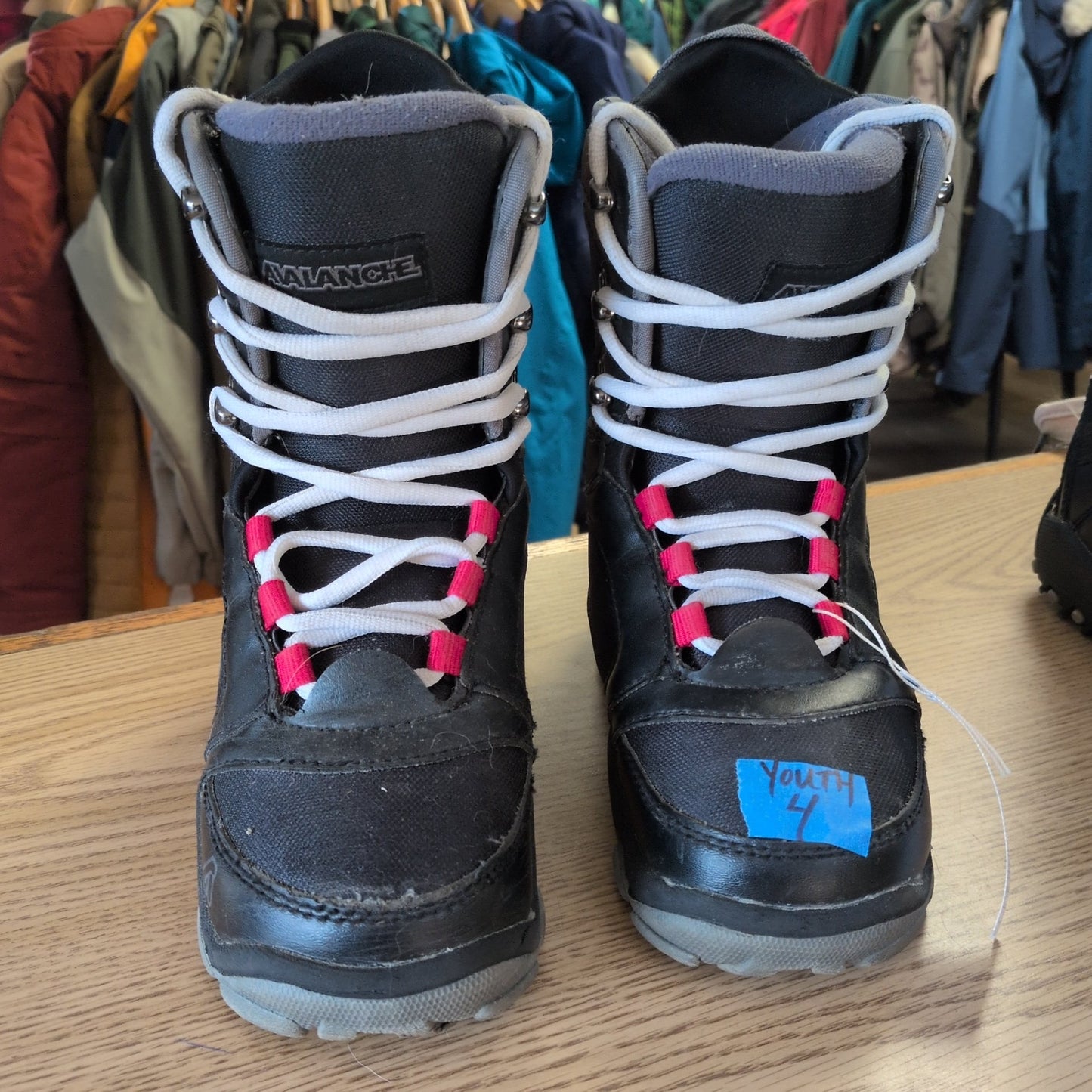 Avalanche Youth Snowboard Boot