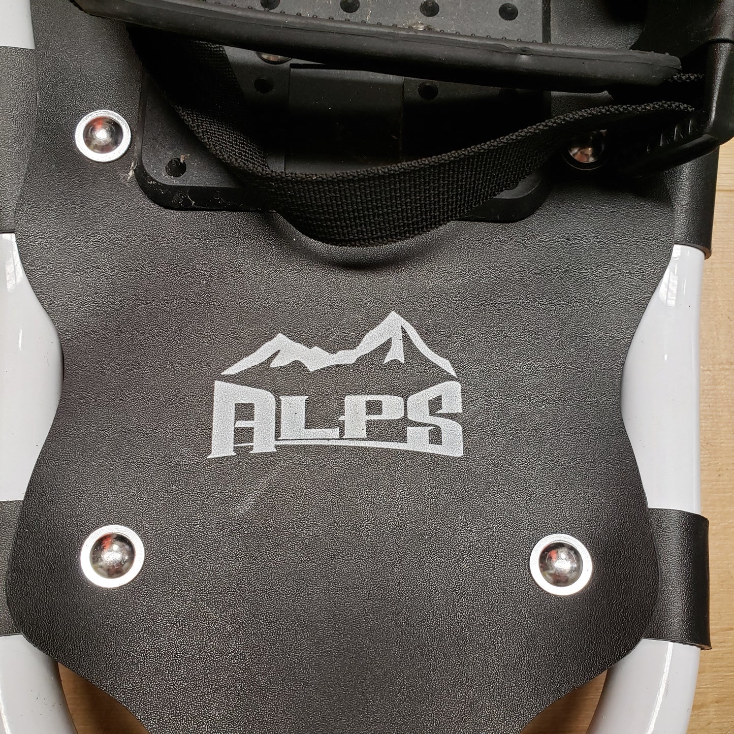 Alps Snowshoes (80-160lbs) w/ Bag