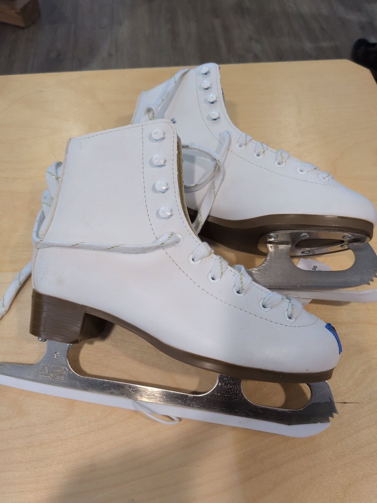 DBX Classic Figure Skate
