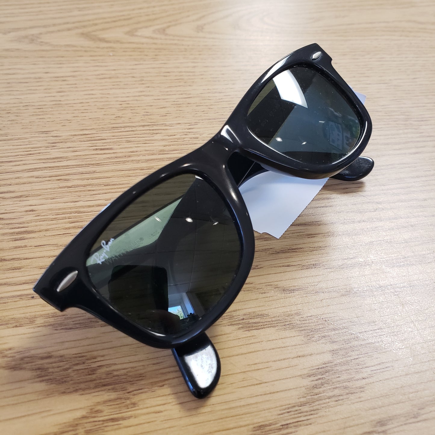 Ray Ban Wayfarer Sunglasses w/ Storage Pouch