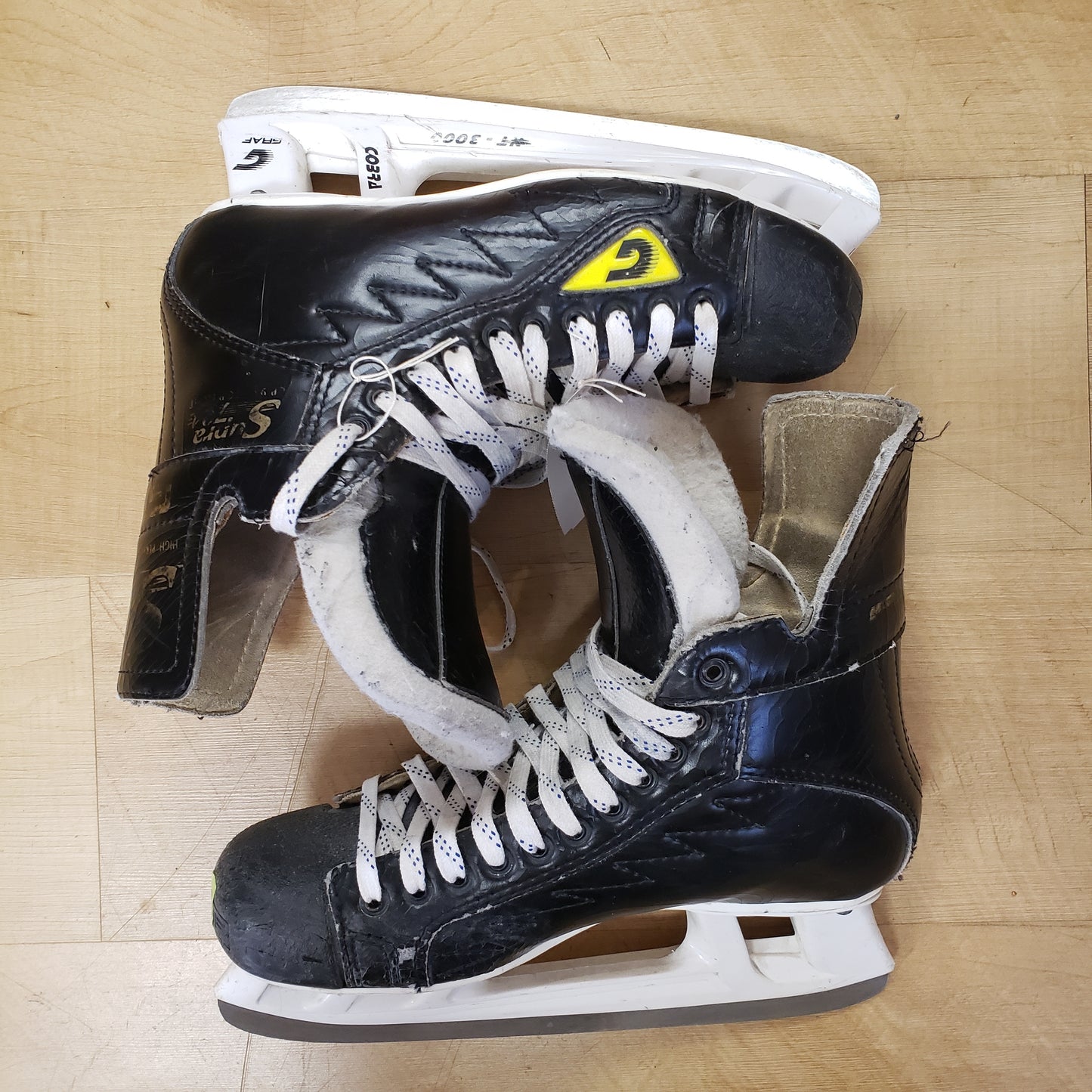 Graf Supra 704 Hockey Ice Skates