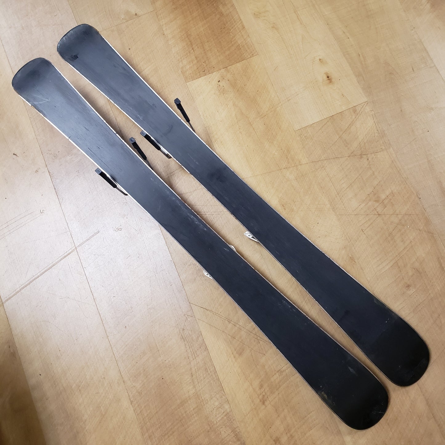 elan Pinball Skis w/ Salomon C5 Bindings